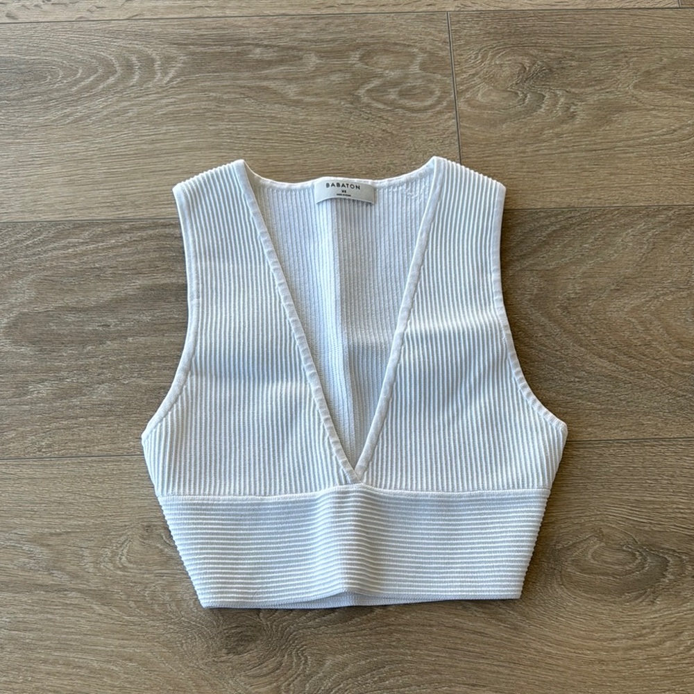 Ribbed White V-Neck Top - Babaton / Aritzia